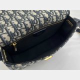 Christian Dior Dior Oblique Jacquard Médaillon Flap 3922 Bag