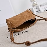 TOP Bottega Veneta Concert Pouch